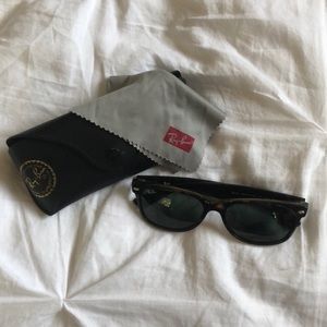 Ray-Ban Wayfarer Sunglasses